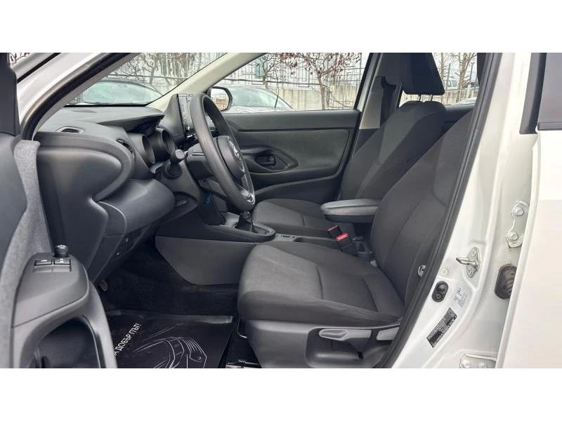 Toyota Yaris Cross 1.5P LIGHT MT, снимка 12 - Автомобили и джипове - 53462629