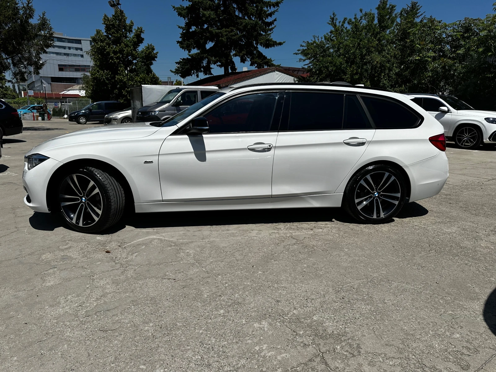 BMW 320 320d xDrive Sport Line - изображение 2