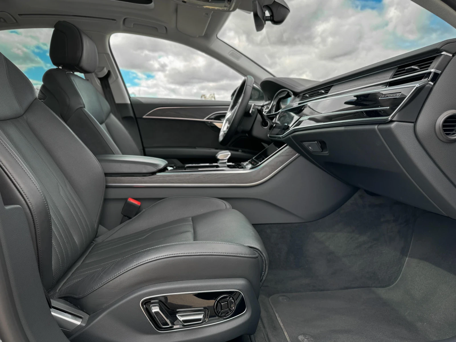 Audi A8 5.0 QUATTRO HYBRID 2023* AUDI SERVICE | Mobile.bg — изображение 12