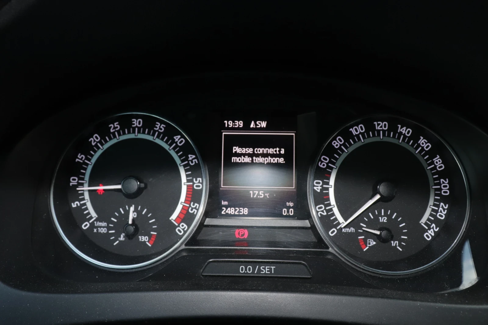 Skoda Rapid 1.6, снимка 11 - Автомобили и джипове - 49468614
