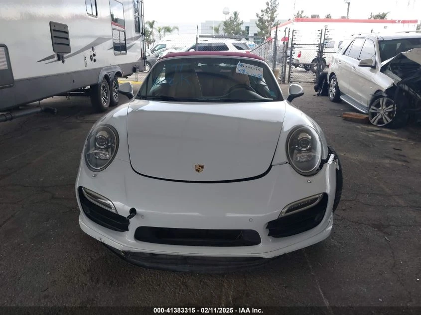Porsche 911 3.8L H-6 DI, DOHC, VVT, TURBO, 520HP All Wheel Dri - изображение 3