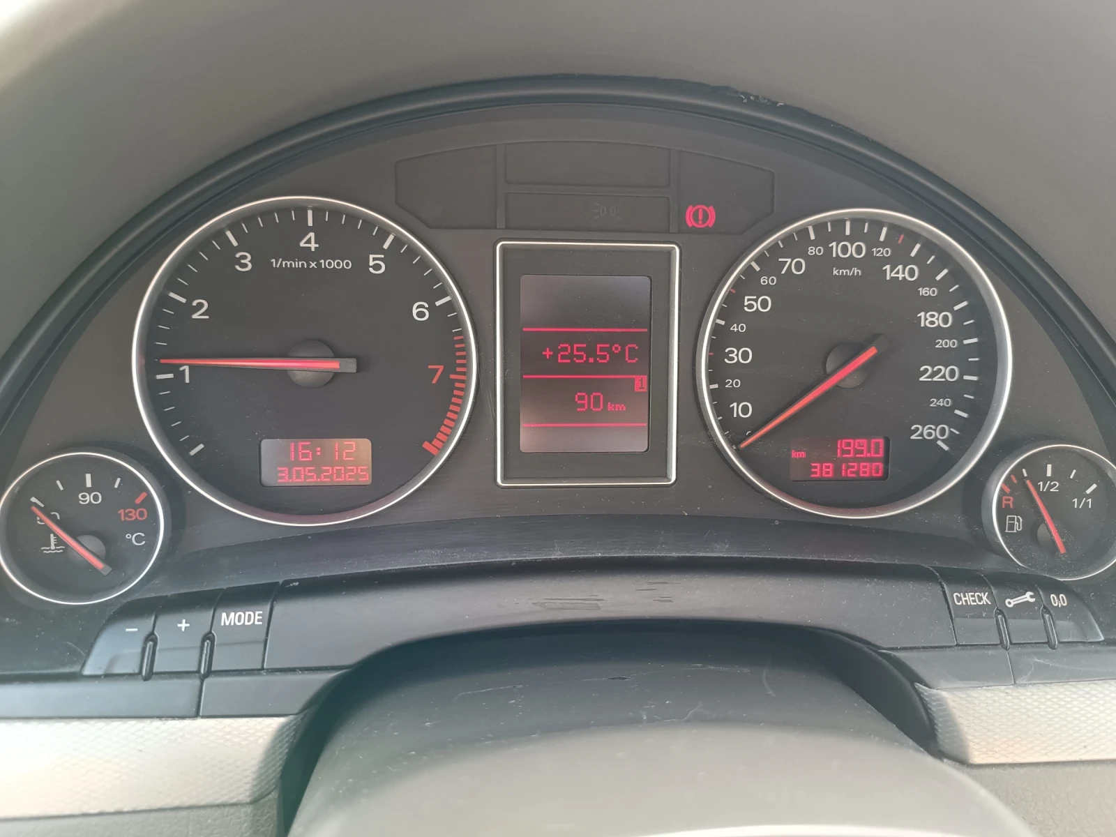 Audi A4 B6 - изображение 10