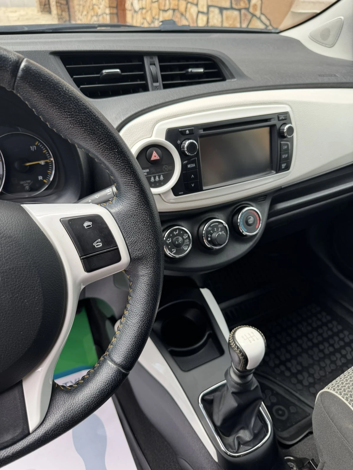 Toyota Yaris 1.33 - изображение 5