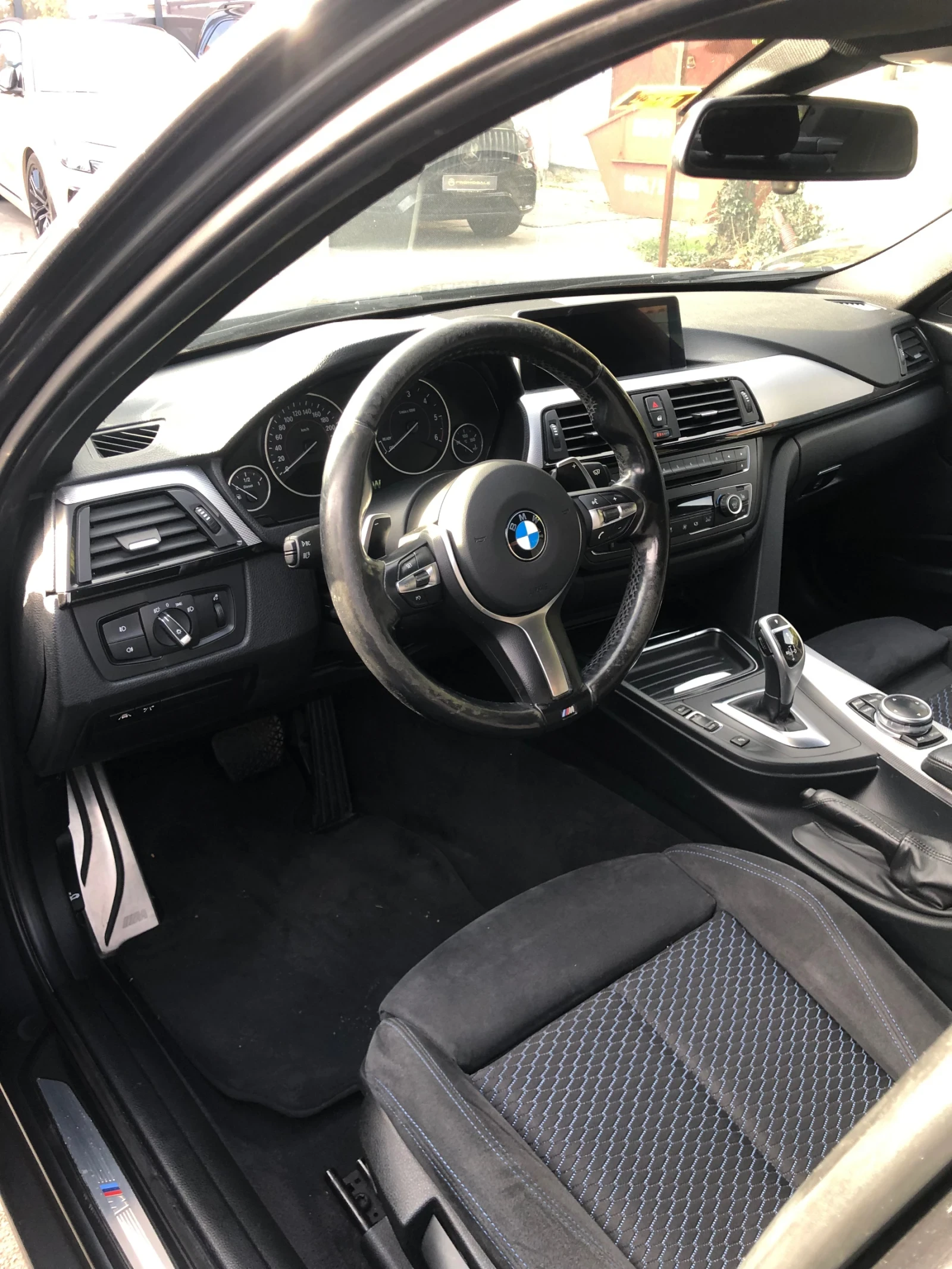 BMW 320 320D xDrive - изображение 4