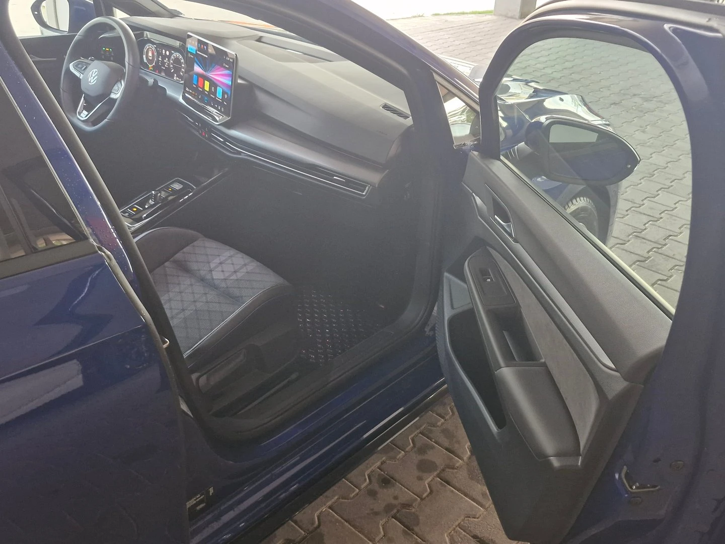 VW Golf 8 R-Line 1.5 eTSI OPF DSG | Mobile.bg � ����������� 7