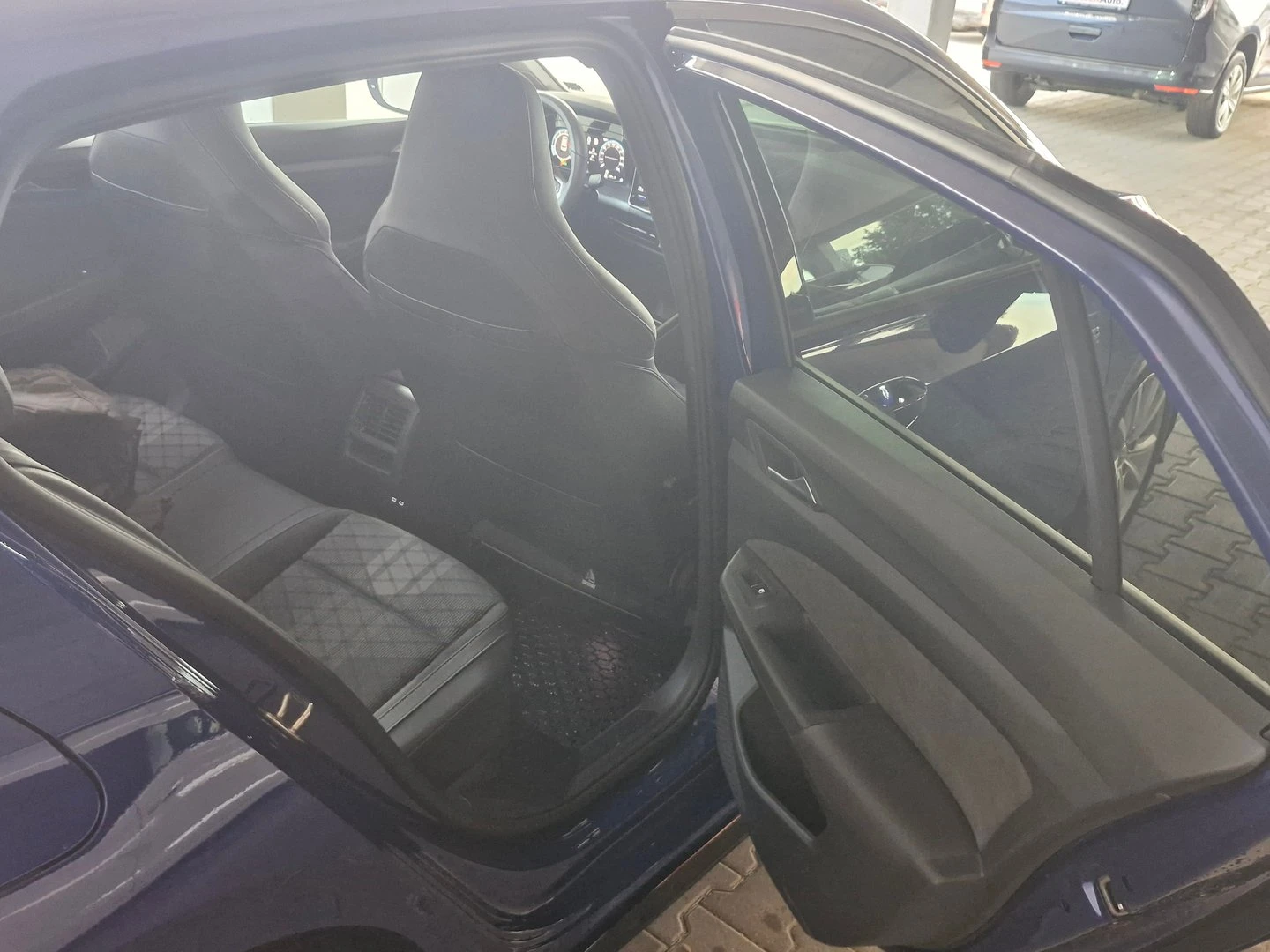 VW Golf 8 R-Line 1.5 eTSI OPF DSG | Mobile.bg � ����������� 6