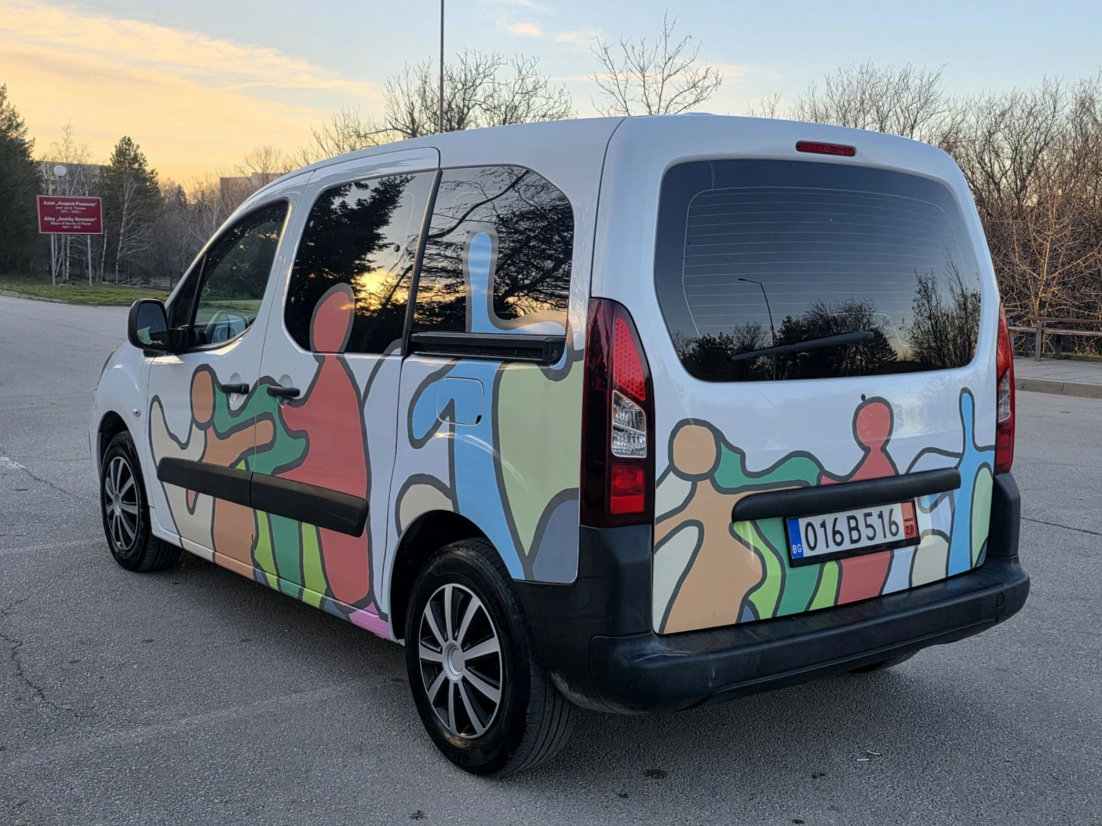 Peugeot Partner 1.6 Hdi Фейслифт, 2017г, Сервизна история , снимка 7 - Автомобили и джипове - 53786622