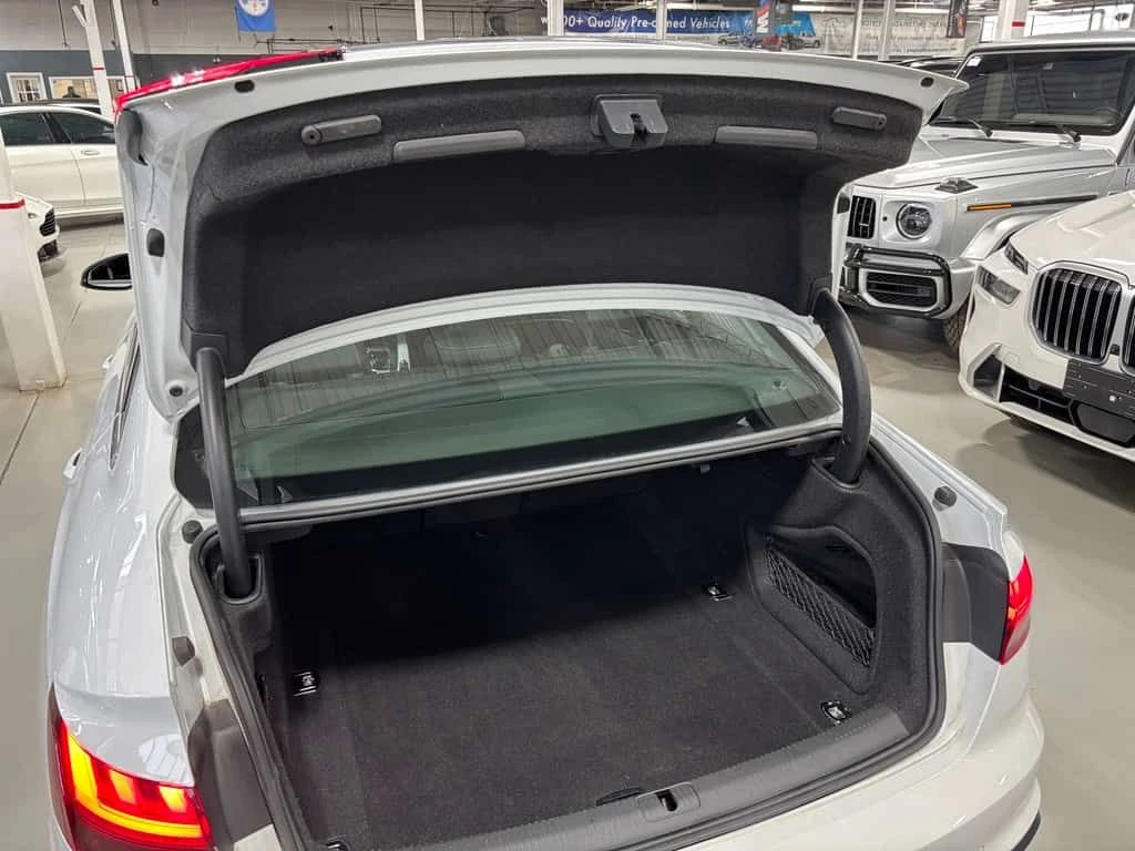 Audi A4 * Komfort| QUATTRO| ALLOYS| LEATHER| BACKUPCAM| SU, снимка 16 - Автомобили и джипове - 53874409