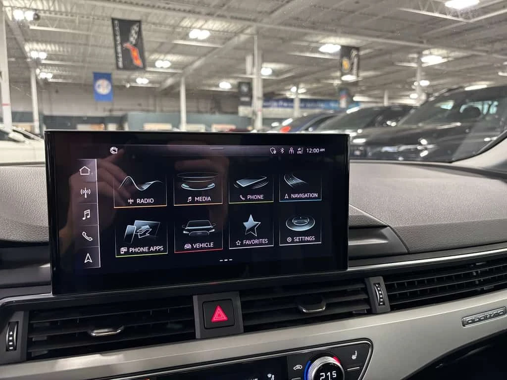 Audi A4 * Komfort| QUATTRO| ALLOYS| LEATHER| BACKUPCAM| SU, снимка 10 - Автомобили и джипове - 53874409