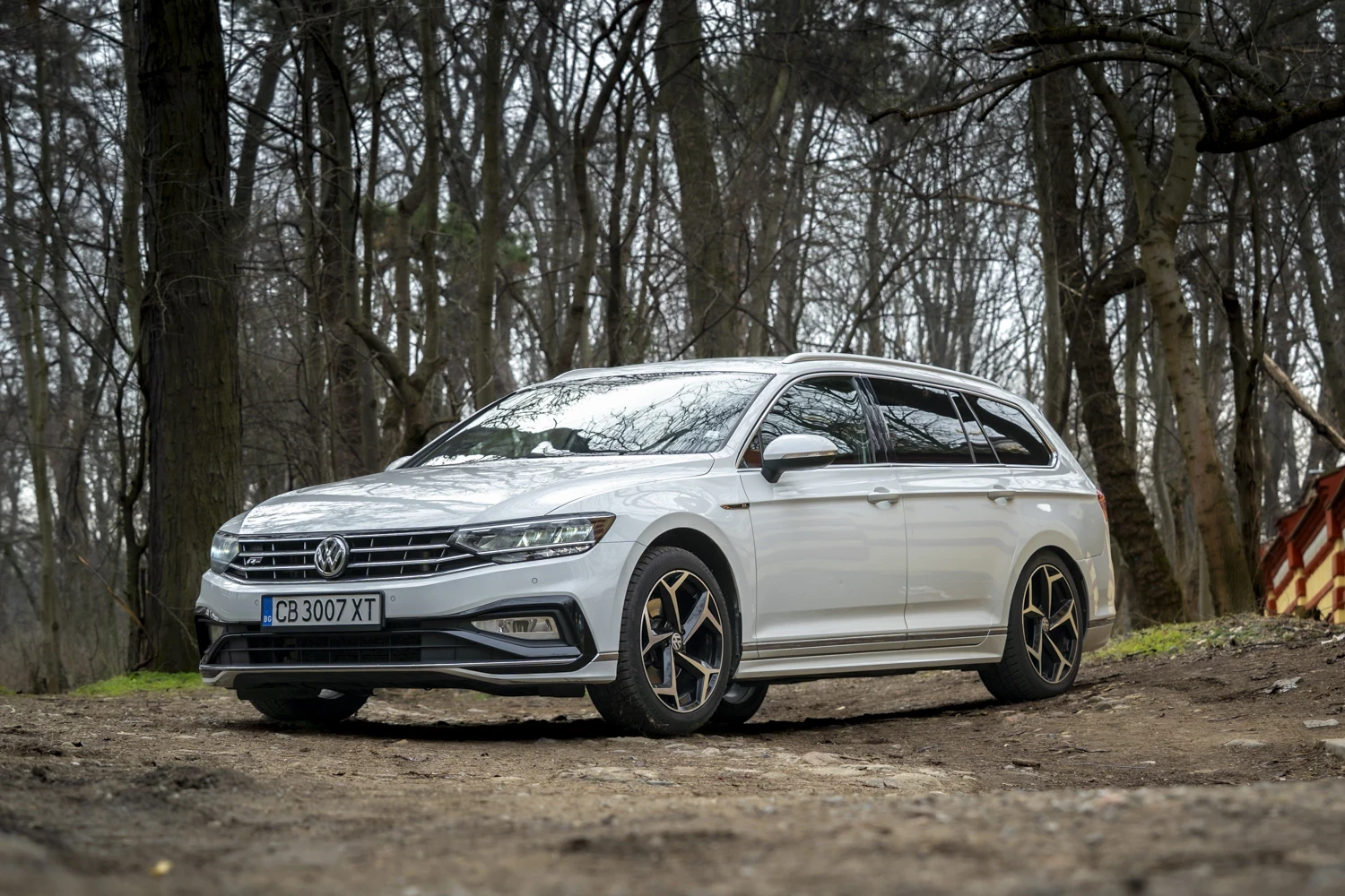 VW Passat R-Line / Dynaudio / Печка, снимка 3 - Автомобили и джипове - 53990884