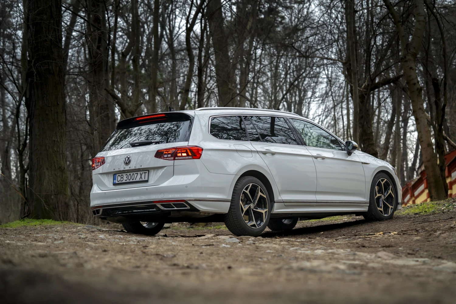 VW Passat R-Line / Dynaudio / Печка, снимка 5 - Автомобили и джипове - 53990884