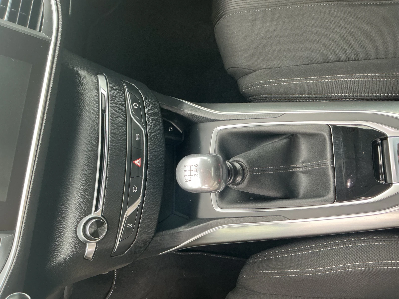 Peugeot 308 1, 6 hdi, снимка 16 - Автомобили и джипове - 54071646