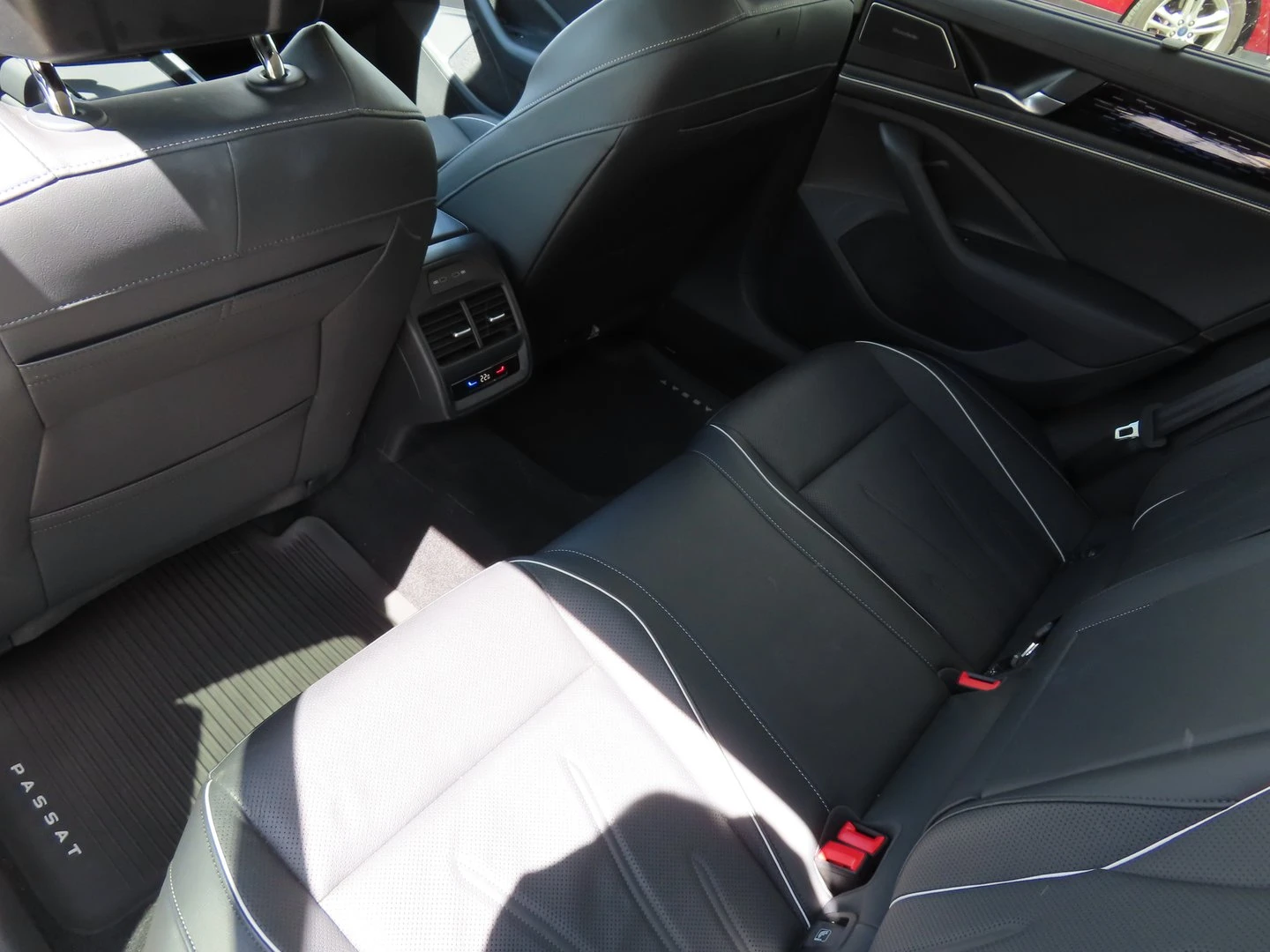 VW Passat, снимка 15 - Автомобили и джипове - 56422064