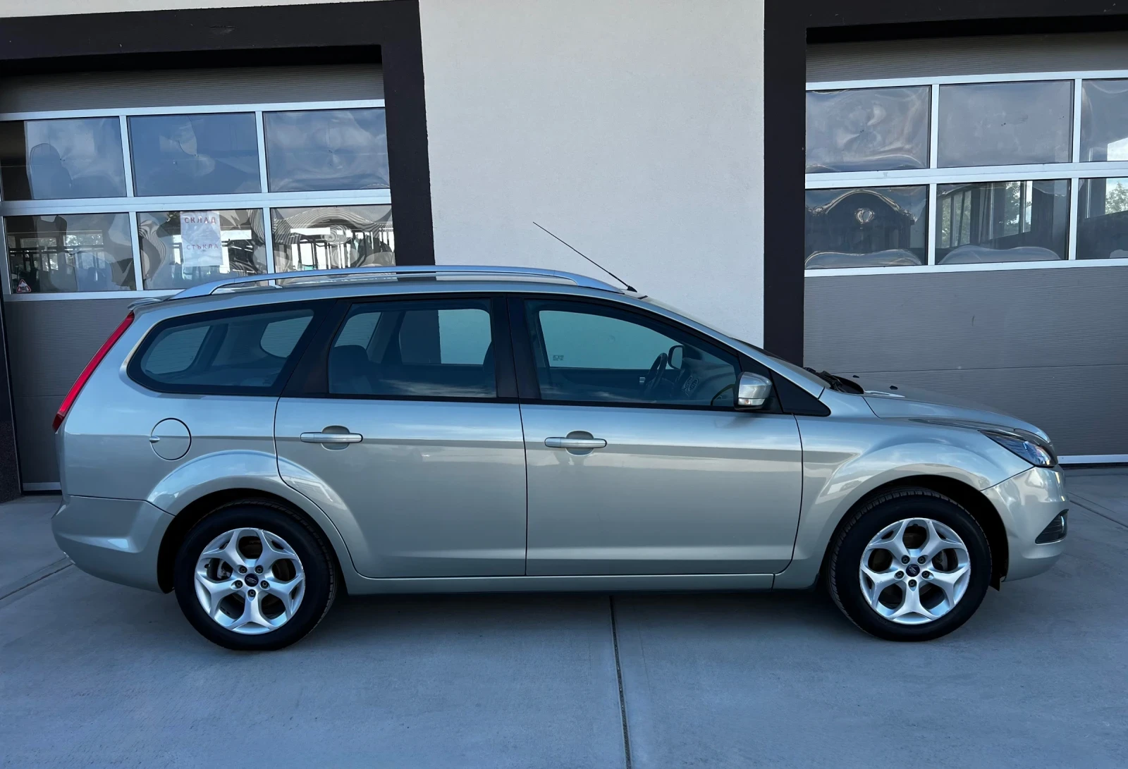 Ford Focus 1.6i 115кс. LPG - BRC БЕНЗИН/ГАЗ ФЕЙСЛИФТ, снимка 10 - Автомобили и джипове - 54722424