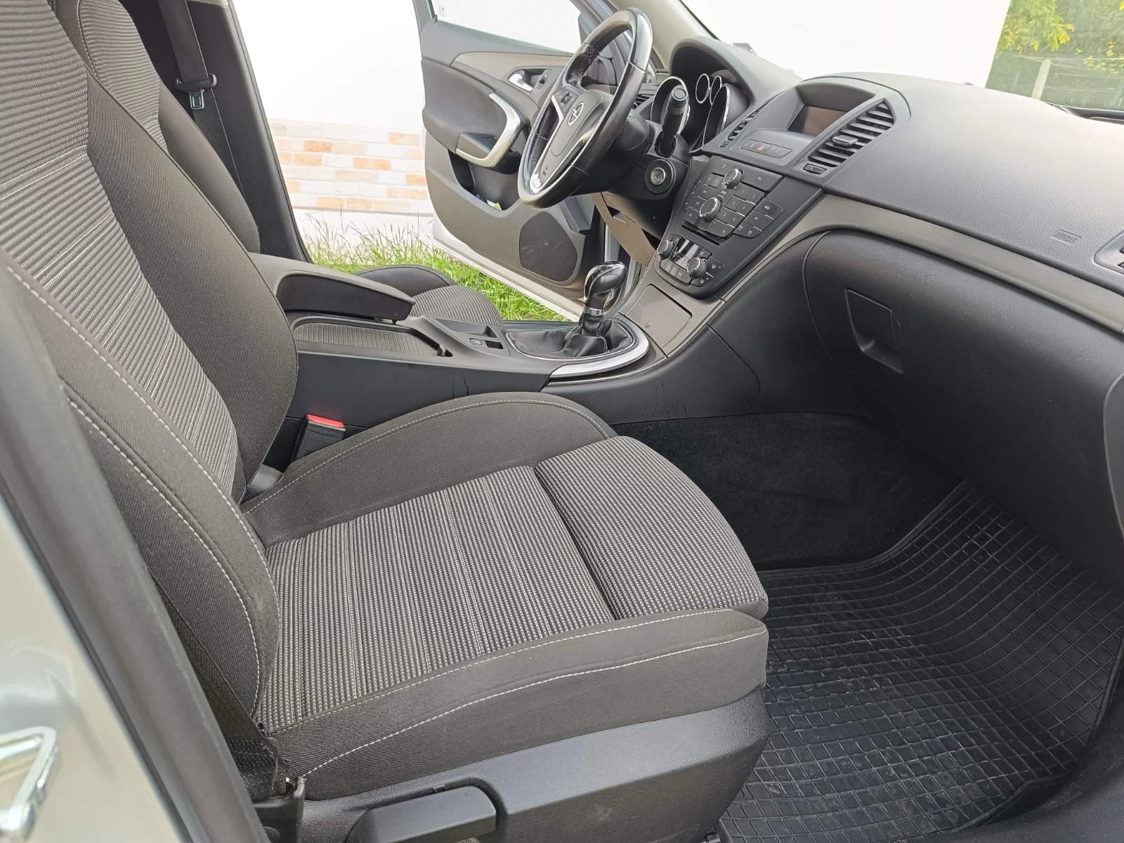 Opel Insignia, снимка 12 - Автомобили и джипове - 55108627