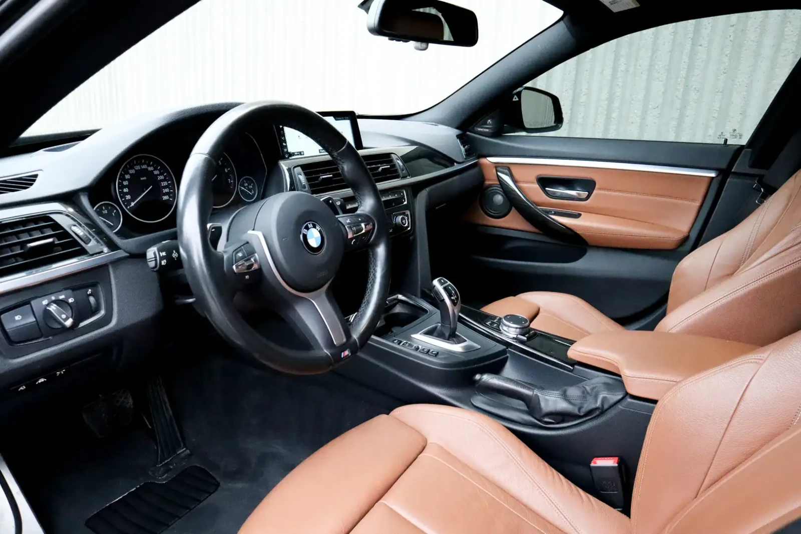BMW 440 M* SPORT* HARMON* KARDON* LANE* ASSIST* 360КАМЕРА*, снимка 8 - Автомобили и джипове - 55122415