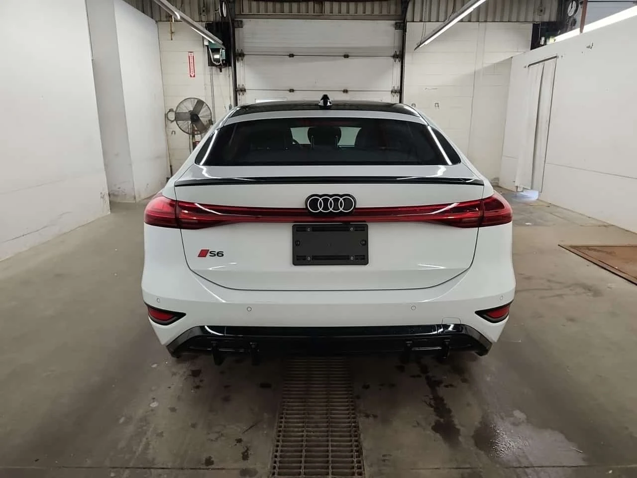 Audi E-Tron / S6 / ЦЕНА ДО БЪЛГАРИЯ С ВСИЧКИ ТАКСИ, снимка 5 - Автомобили и джипове - 56256672