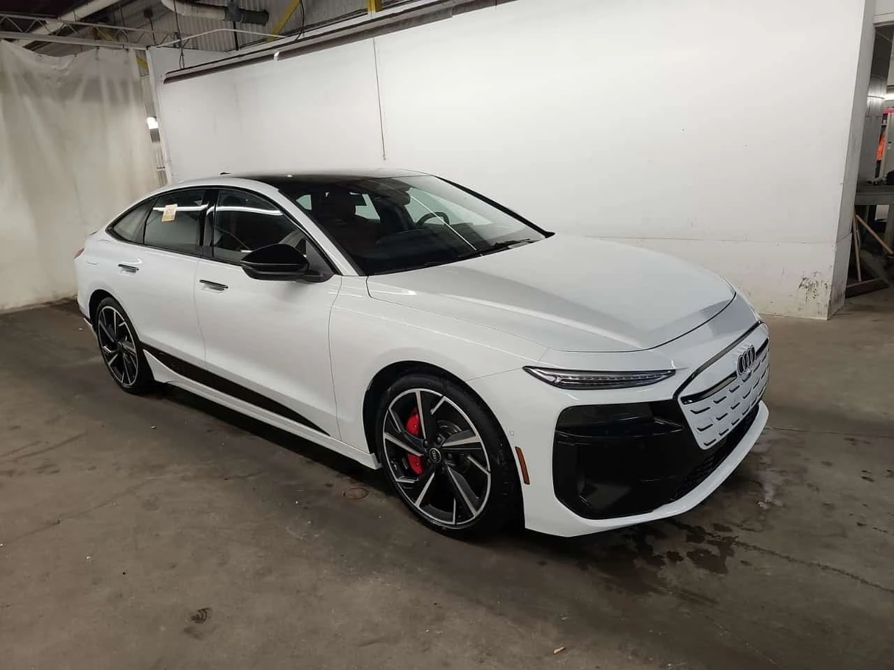 Audi E-Tron / S6 / ЦЕНА ДО БЪЛГАРИЯ С ВСИЧКИ ТАКСИ, снимка 2 - Автомобили и джипове - 56256672