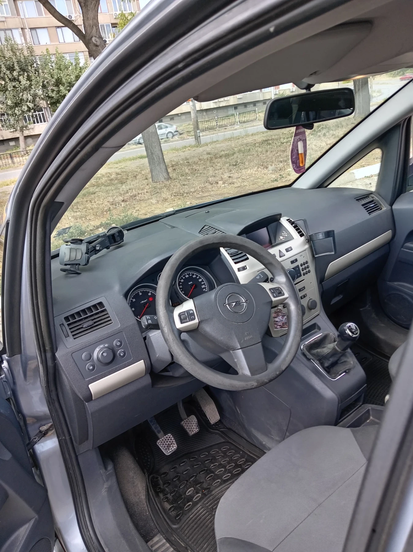 Opel Zafira, снимка 6 - Автомобили и джипове - 56359805