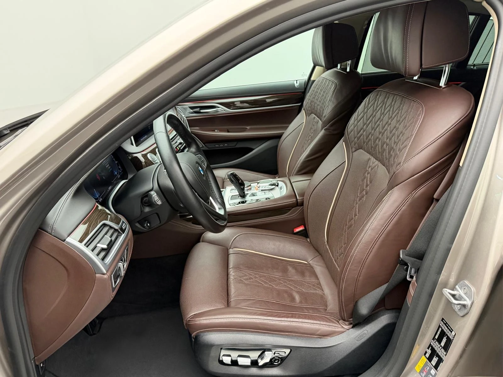 BMW 745 e - Hybrid, снимка 7 - Автомобили и джипове - 56478929