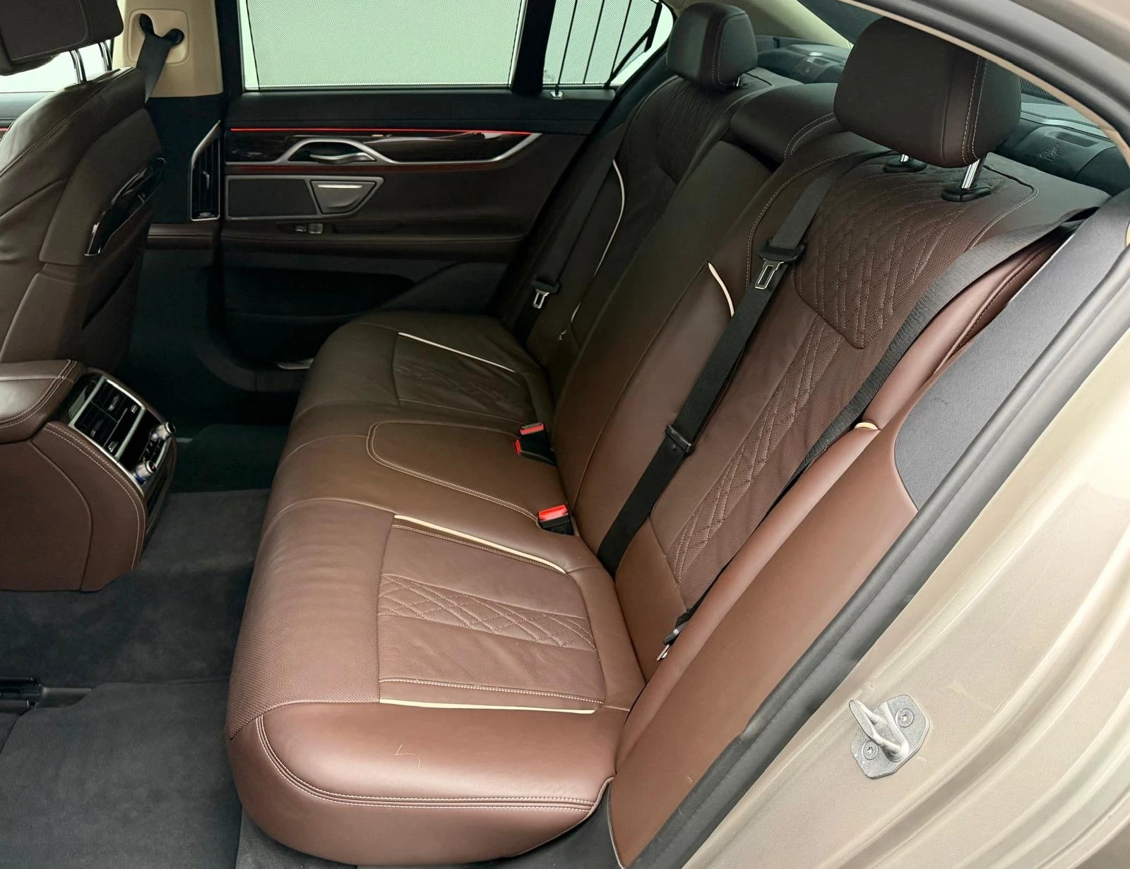 BMW 745 e - Hybrid, снимка 10 - Автомобили и джипове - 56478929
