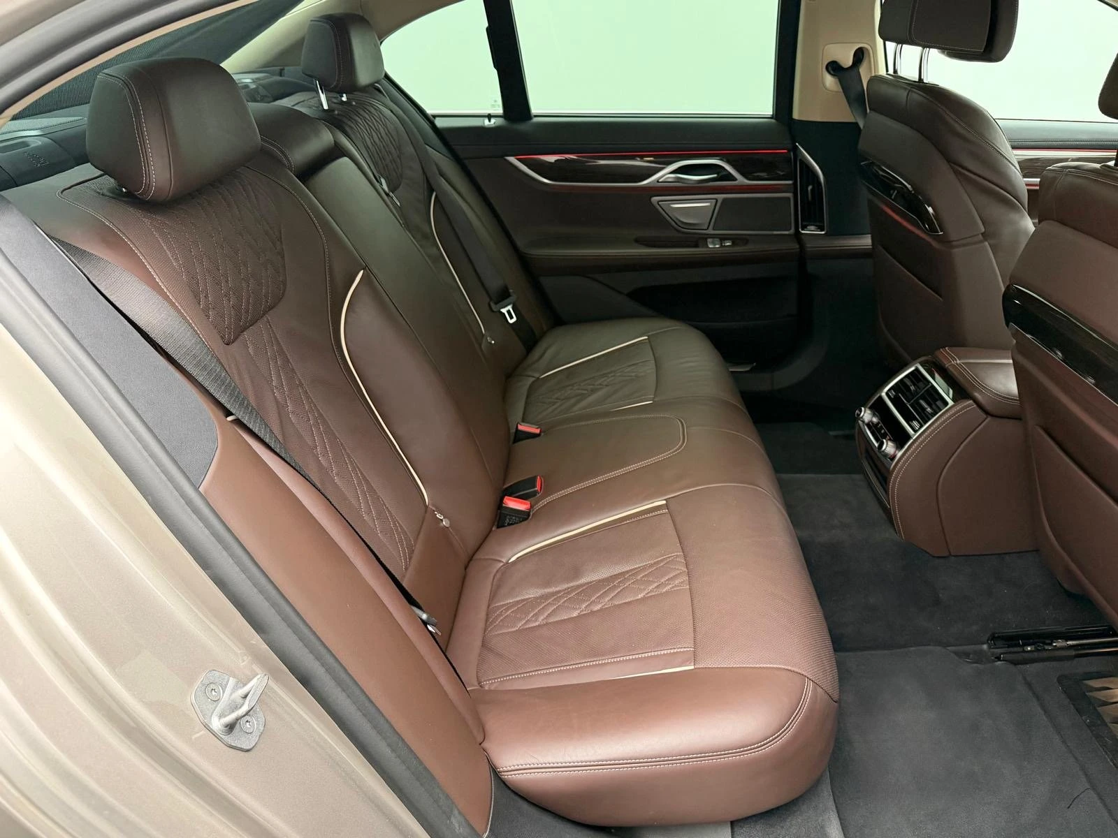 BMW 745 e - Hybrid, снимка 11 - Автомобили и джипове - 56478929