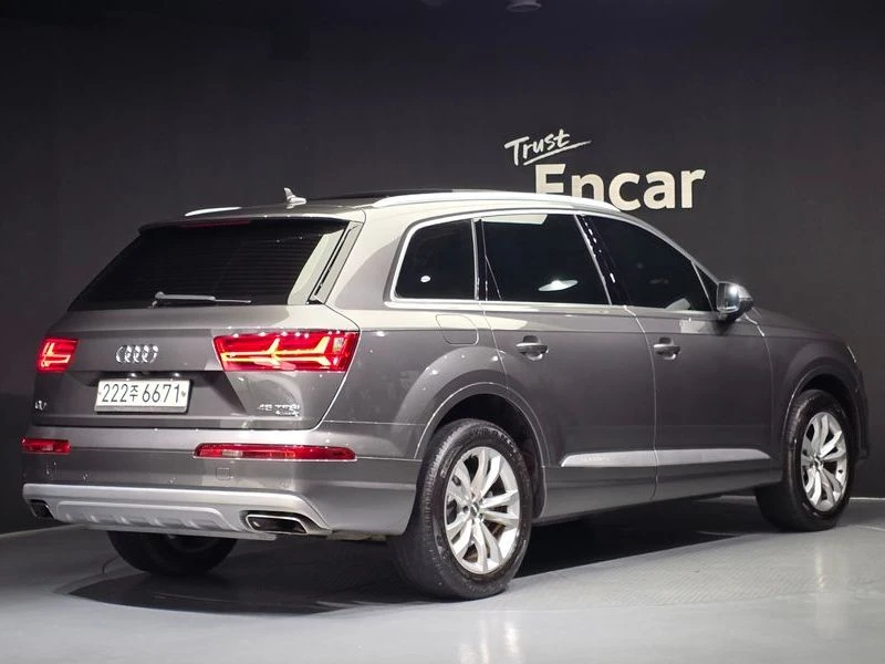 Audi Q7 2.0 CYM Automatic, снимка 3 - Автомобили и джипове - 55462856