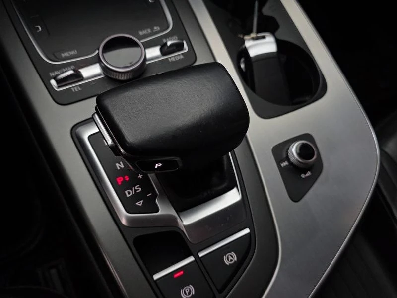 Audi Q7 2.0 CYM Automatic, снимка 10 - Автомобили и джипове - 55462856