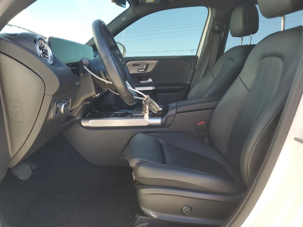 Mercedes-Benz GLB 250* ПЕРФЕКТНА* РЕАЛНИ КМ - изображение 8