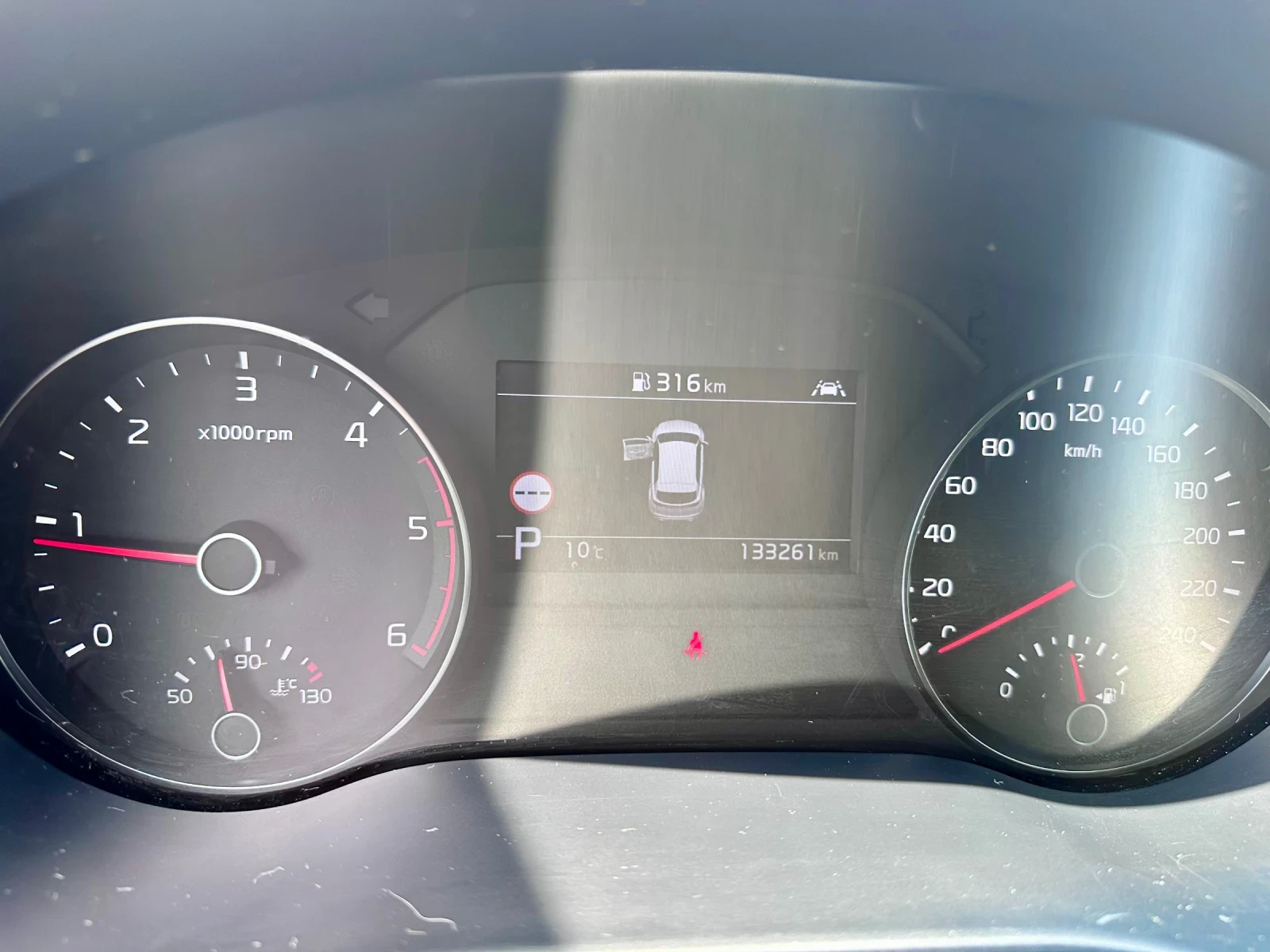 Kia Sportage 1.6 CRDI GT-Line/Подгрев/Камера/Каско/Автомат, снимка 11 - Автомобили и джипове - 54278679