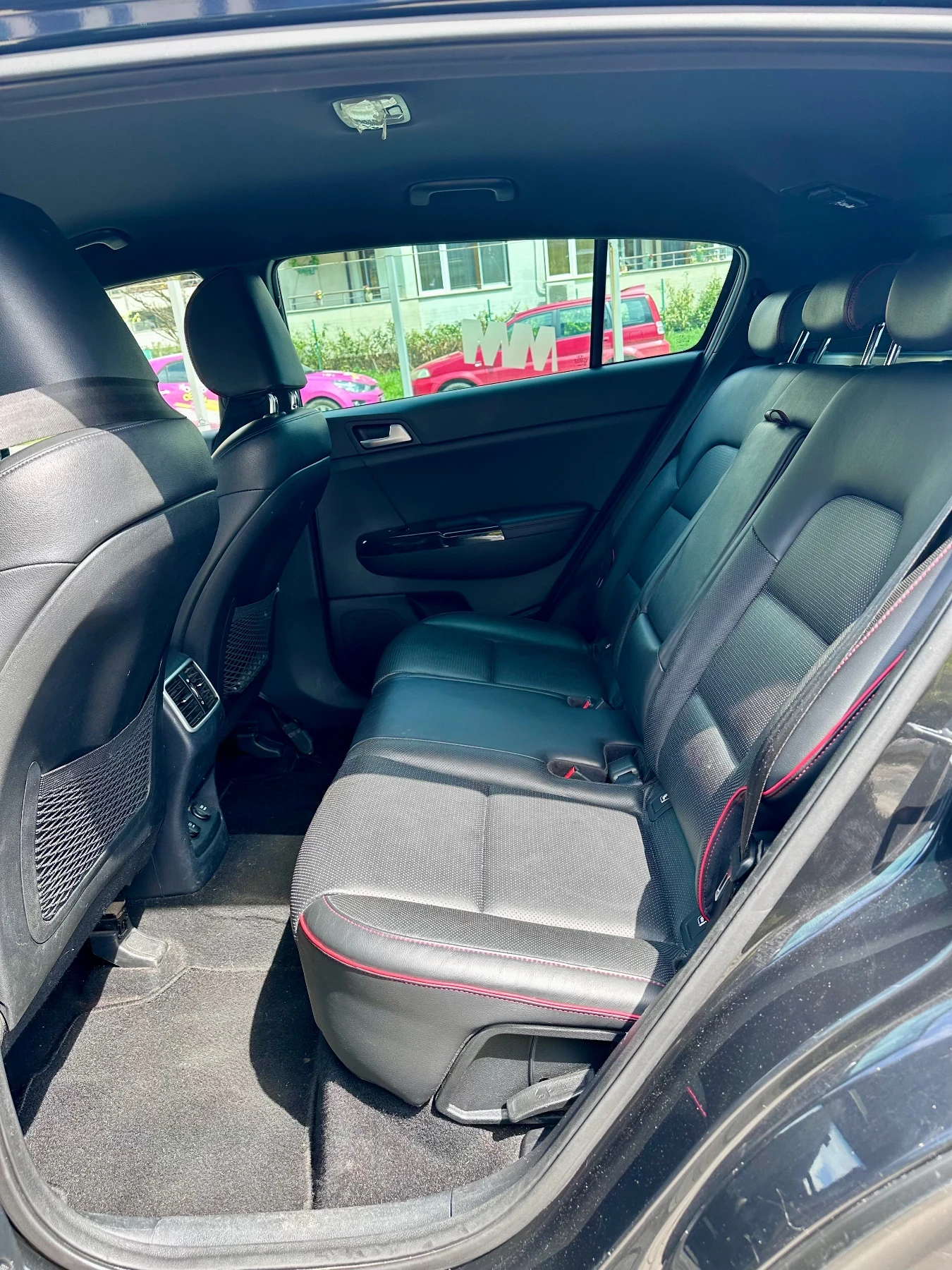 Kia Sportage 1.6 CRDI GT-Line/Подгрев/Камера/Каско/Автомат, снимка 8 - Автомобили и джипове - 54278679