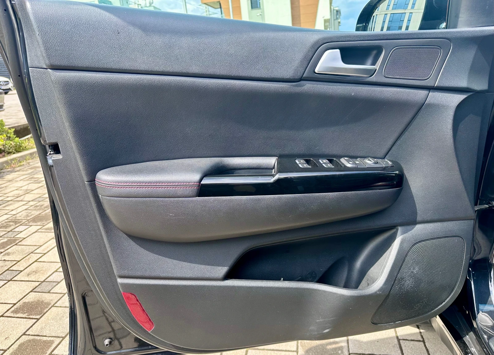 Kia Sportage 1.6 CRDI GT-Line/Подгрев/Камера/Каско/Автомат, снимка 12 - Автомобили и джипове - 54278679