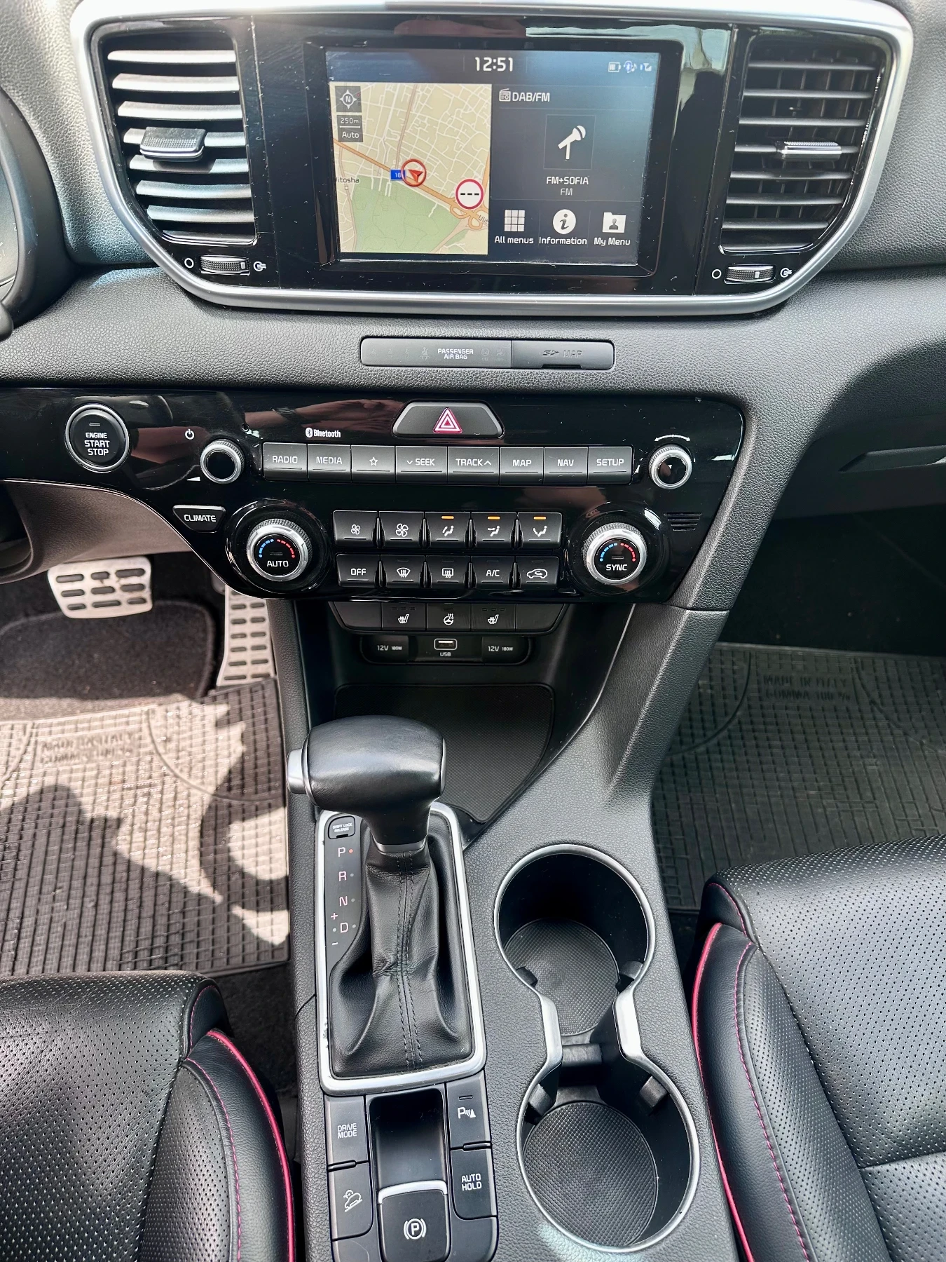 Kia Sportage 1.6 CRDI GT-Line/Подгрев/Камера/Каско/Автомат, снимка 10 - Автомобили и джипове - 54278679