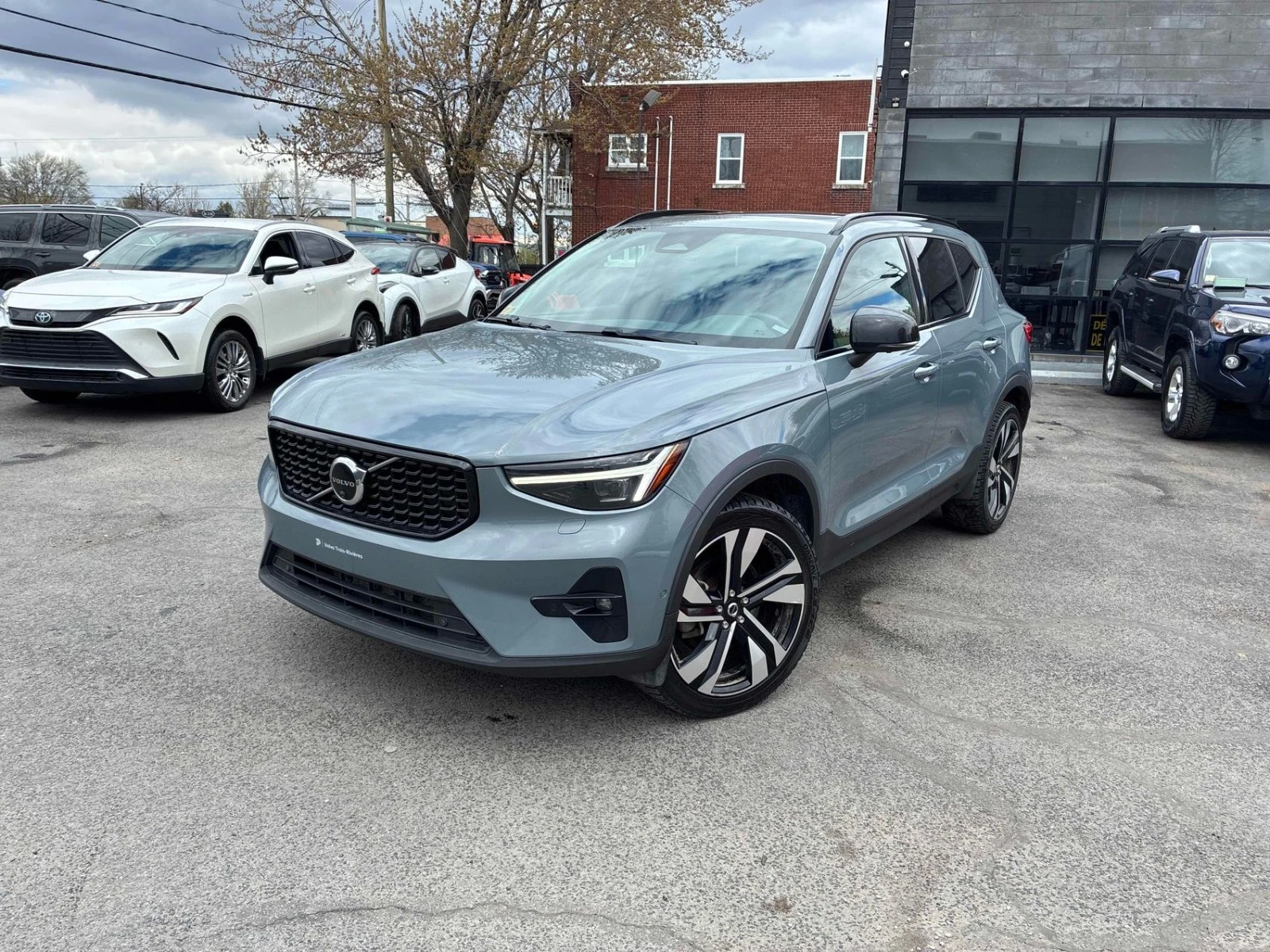 Volvo XC40 Ultimate Dark Theme