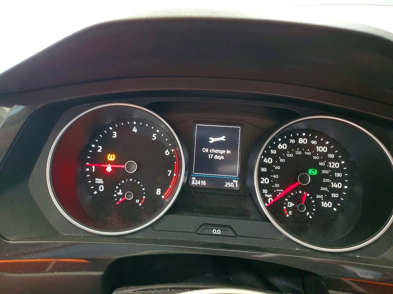 VW Tiguan, снимка 9 - Автомобили и джипове - 54839515