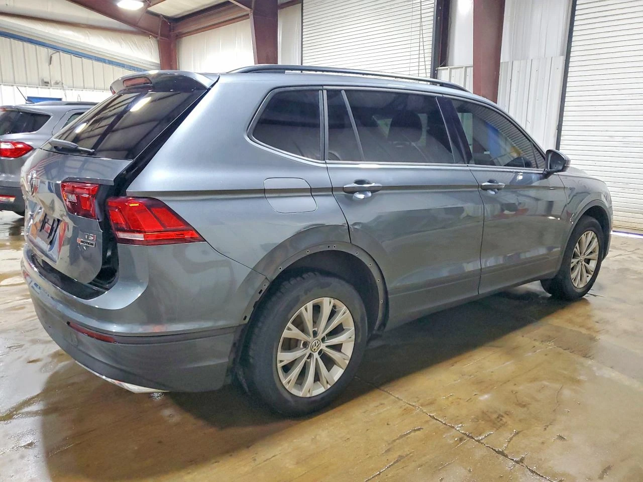 VW Tiguan, снимка 6 - Автомобили и джипове - 54839515