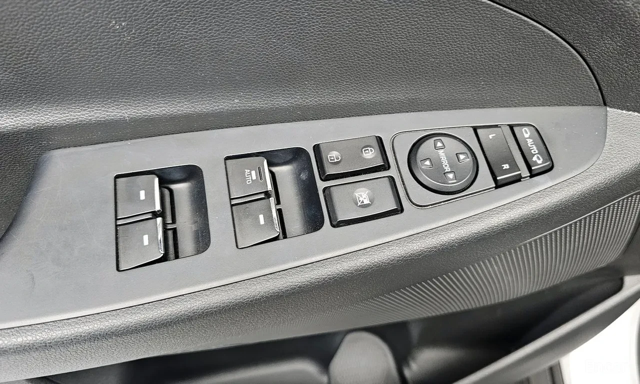 Hyundai Tucson All New 2.0 Diesel 4WD , снимка 10 - Автомобили и джипове - 54884234