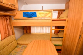 Каравана Knaus  Azur Royale 650 FSK/8-местна, снимка 10