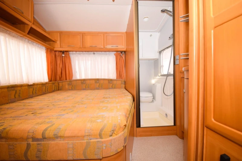 Каравана Knaus  Azur Royale 650 FSK/8-местна, снимка 14 - Каравани и кемпери - 47486048