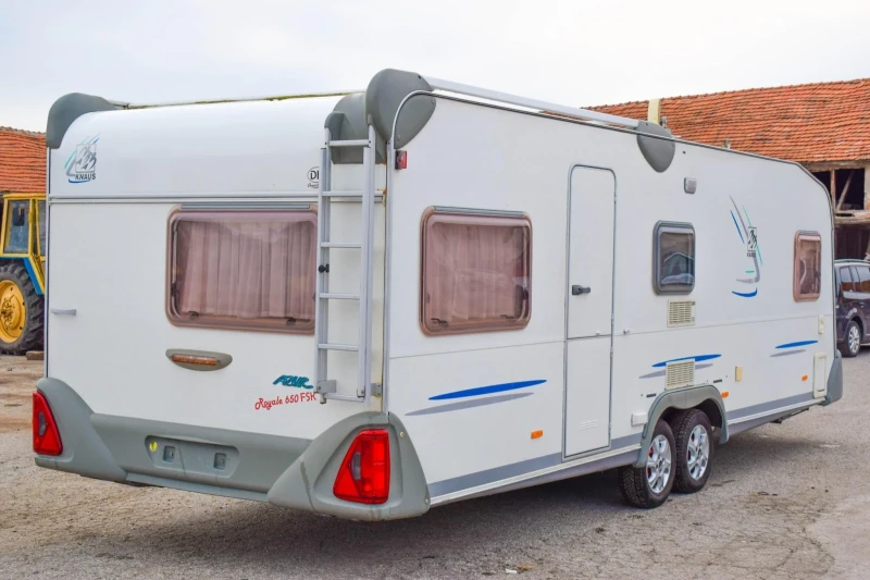 Каравана Knaus  Azur Royale 650 FSK/8-местна, снимка 3 - Каравани и кемпери - 47486048