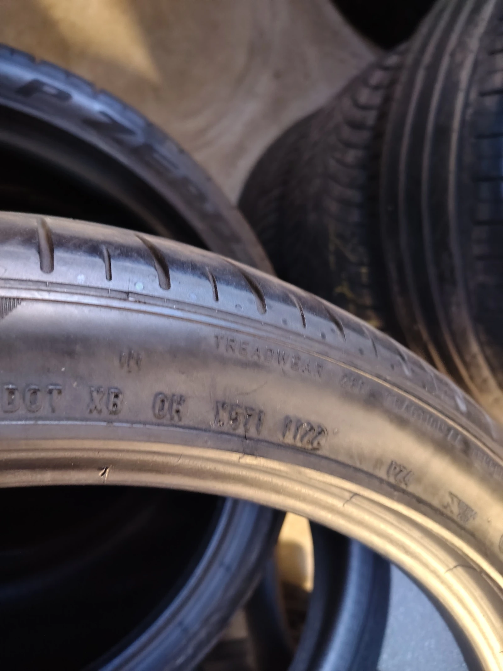 Гуми Летни 275/35R21, снимка 4 - Гуми и джанти - 55841043