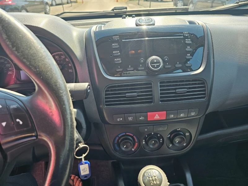 Fiat Doblo 1.4i metan, снимка 8 - Автомобили и джипове - 46766139