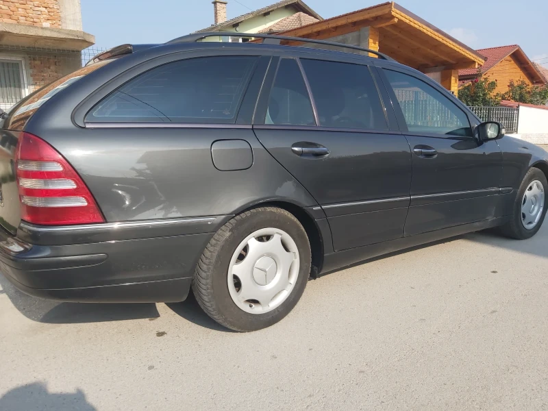 Mercedes-Benz C 220, снимка 5 - Автомобили и джипове - 47808641