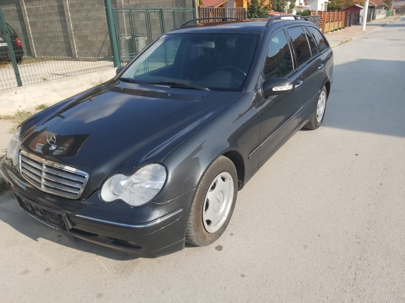 Mercedes-Benz C 220, снимка 3 - Автомобили и джипове - 47808641