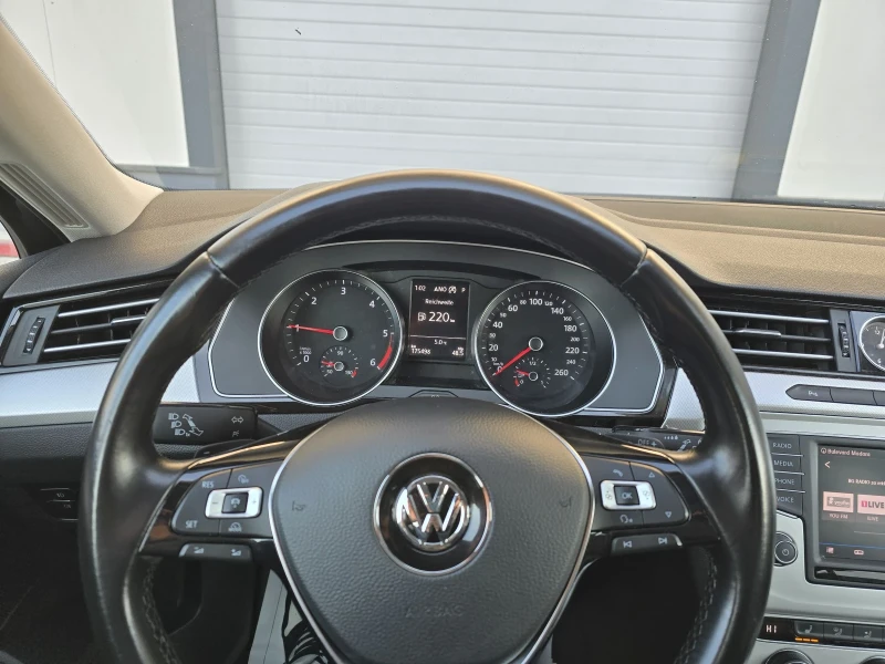 VW Passat 2.0tdi 150k.c* Distronic* DSG* Масаж* Евро6*      , снимка 11 - Автомобили и джипове - 48711606