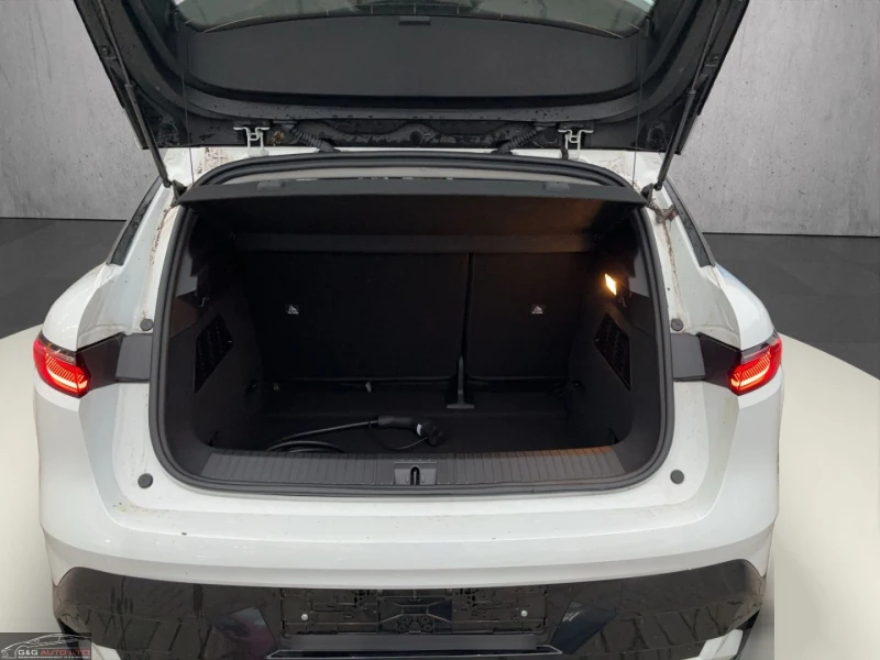 Renault Megane /E-TECH/220HP/EV60/NAVI/LED/AMBI/NAVI/KLESS/318v, снимка 9 - Автомобили и джипове - 50080523