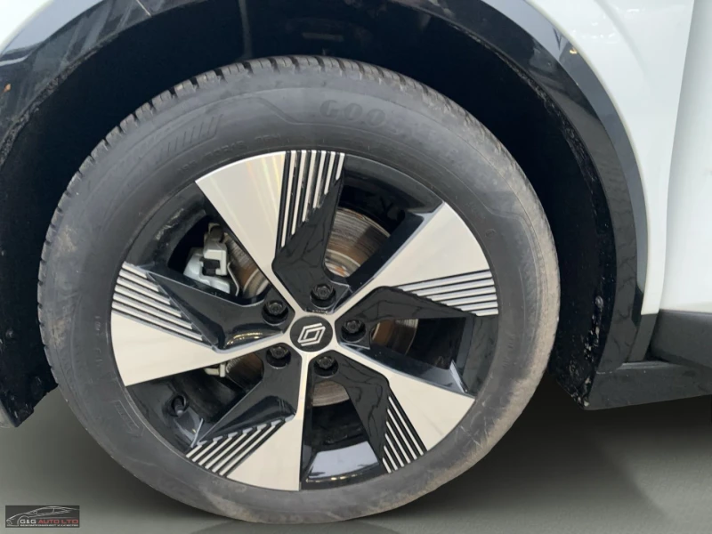 Renault Megane /E-TECH/220HP/EV60/NAVI/LED/AMBI/NAVI/KLESS/318v, снимка 4 - Автомобили и джипове - 50080523