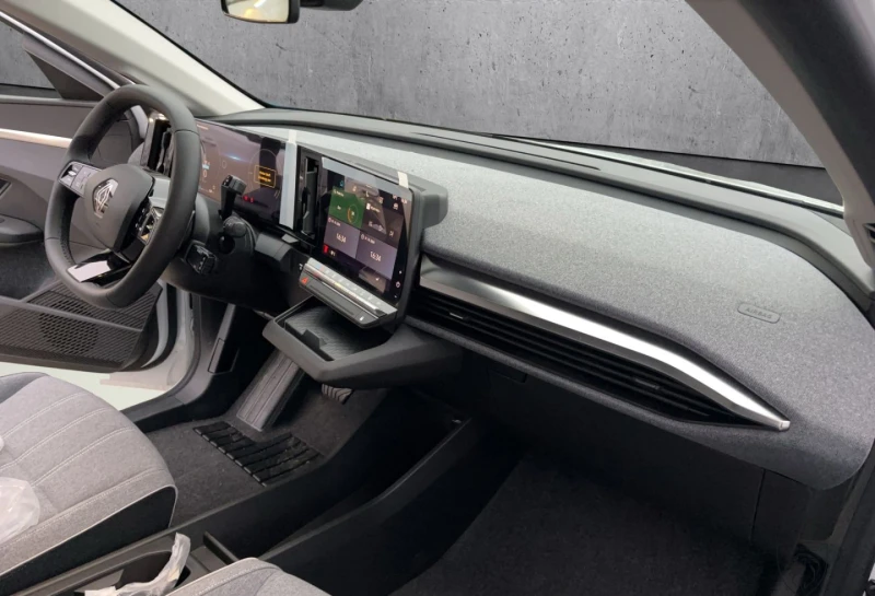 Renault Megane /E-TECH/220HP/EV60/NAVI/LED/AMBI/NAVI/KLESS/318v, снимка 12 - Автомобили и джипове - 50080523