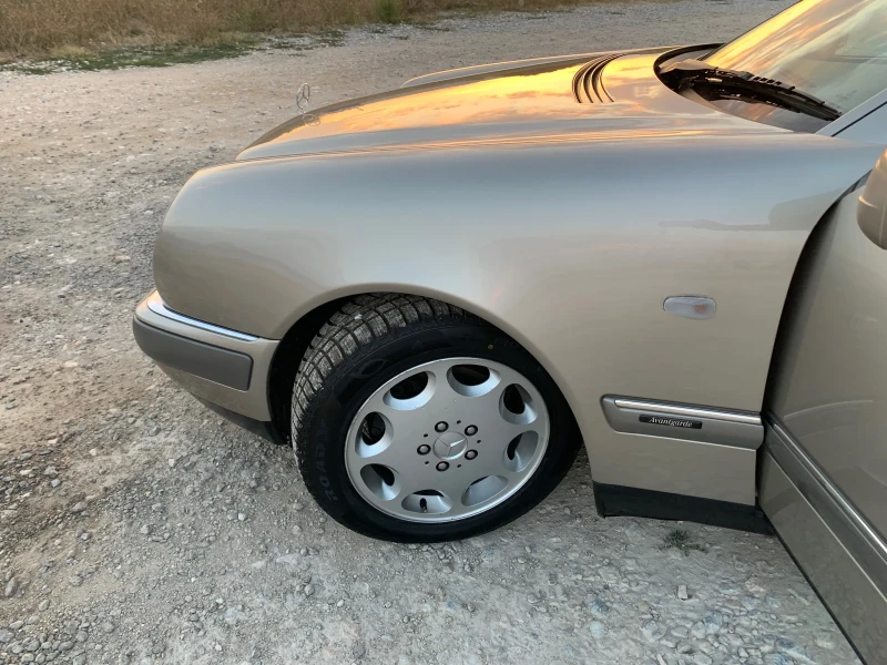 Mercedes-Benz E 200 200E avantgarde Топ, снимка 16 - Автомобили и джипове - 51623540