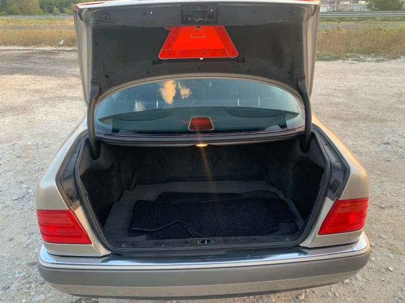 Mercedes-Benz E 200 200E avantgarde Топ, снимка 17 - Автомобили и джипове - 51623540